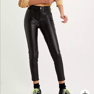 LEVI 720 HIGH RISE FAUX LEATHER ANKLE WOMENS JEANS
